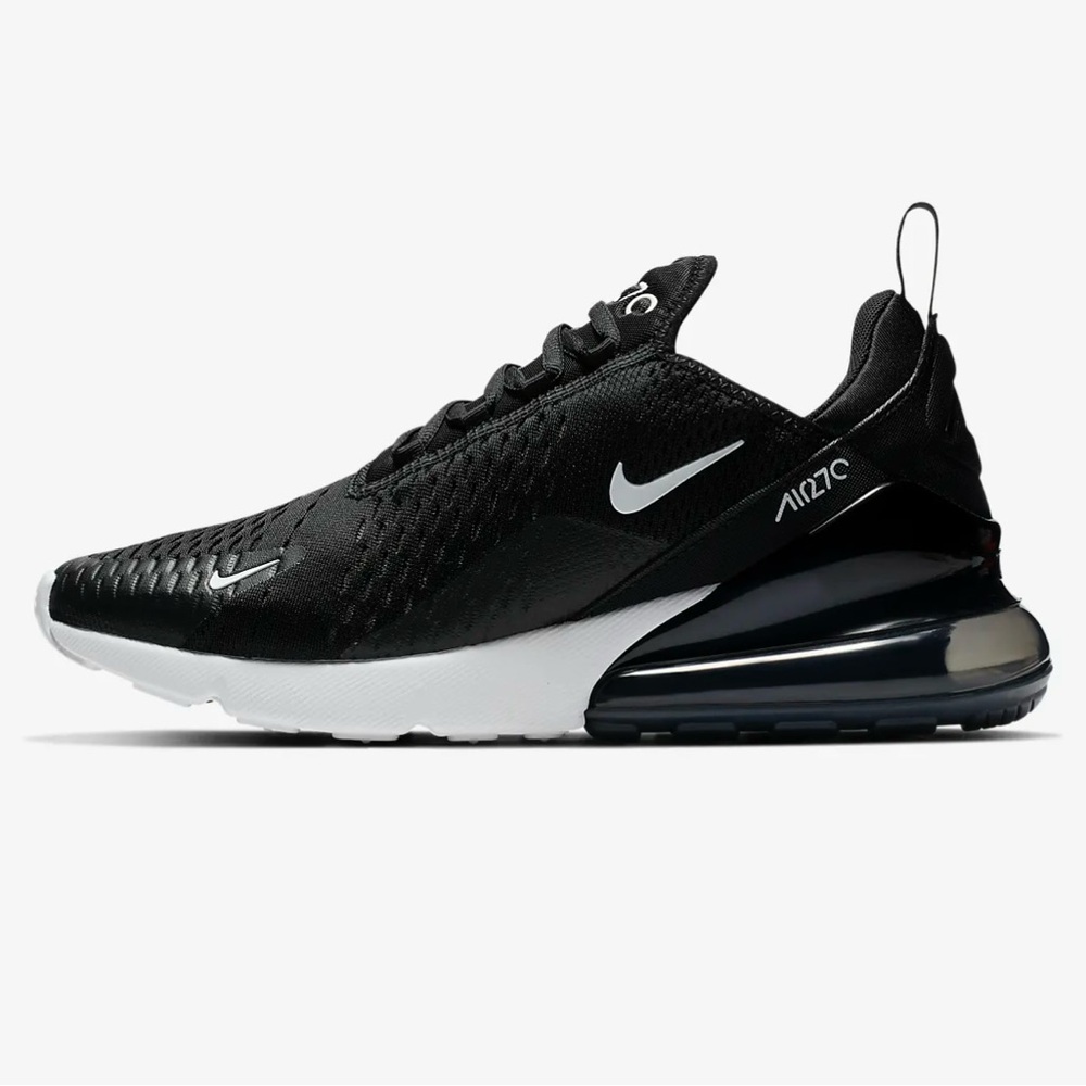 New womens nike airmax shoes. Great condition and clean. selling for $65